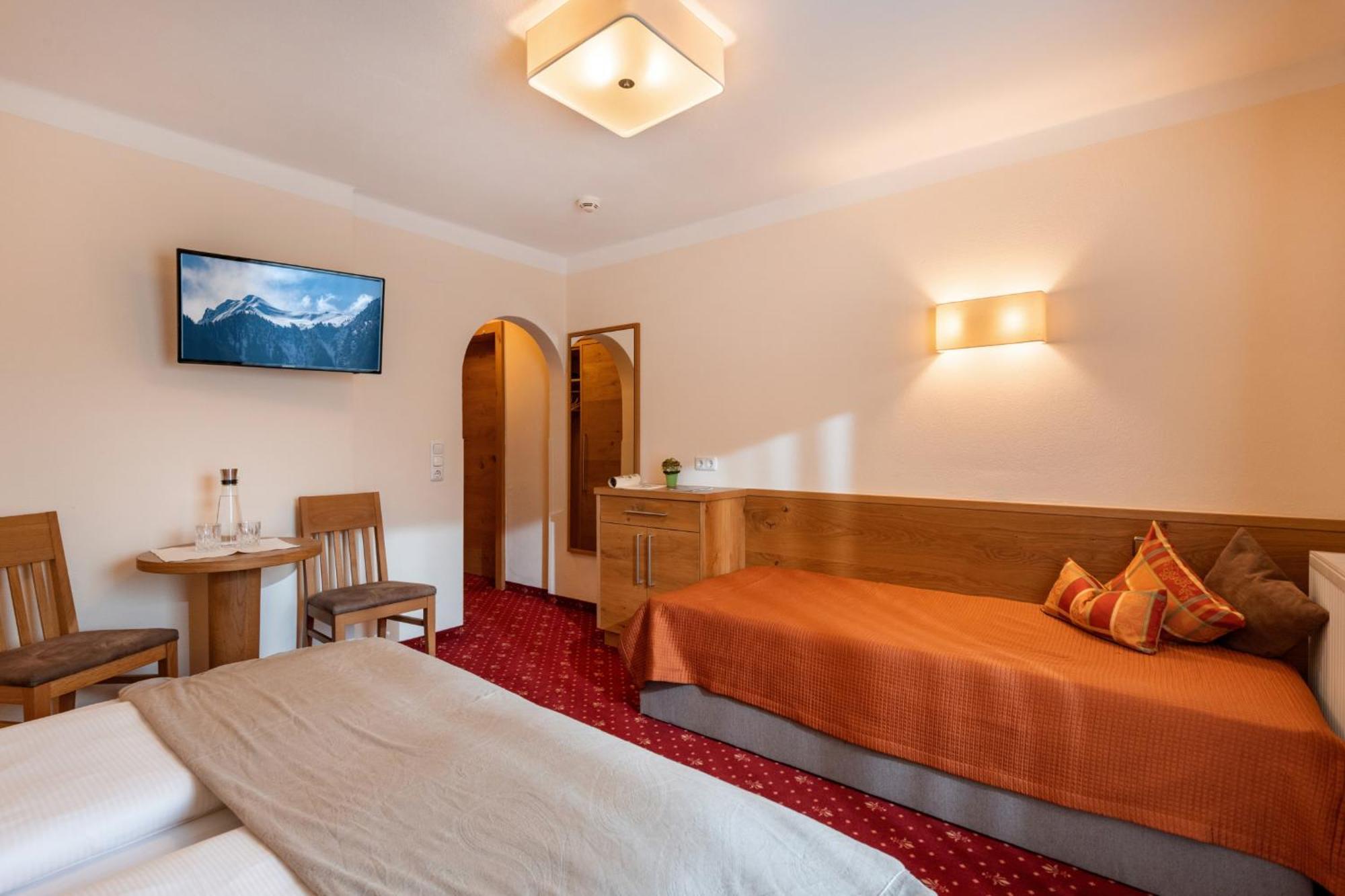 Hotel Garni Birkenhof Mayrhofen Bagian luar foto
