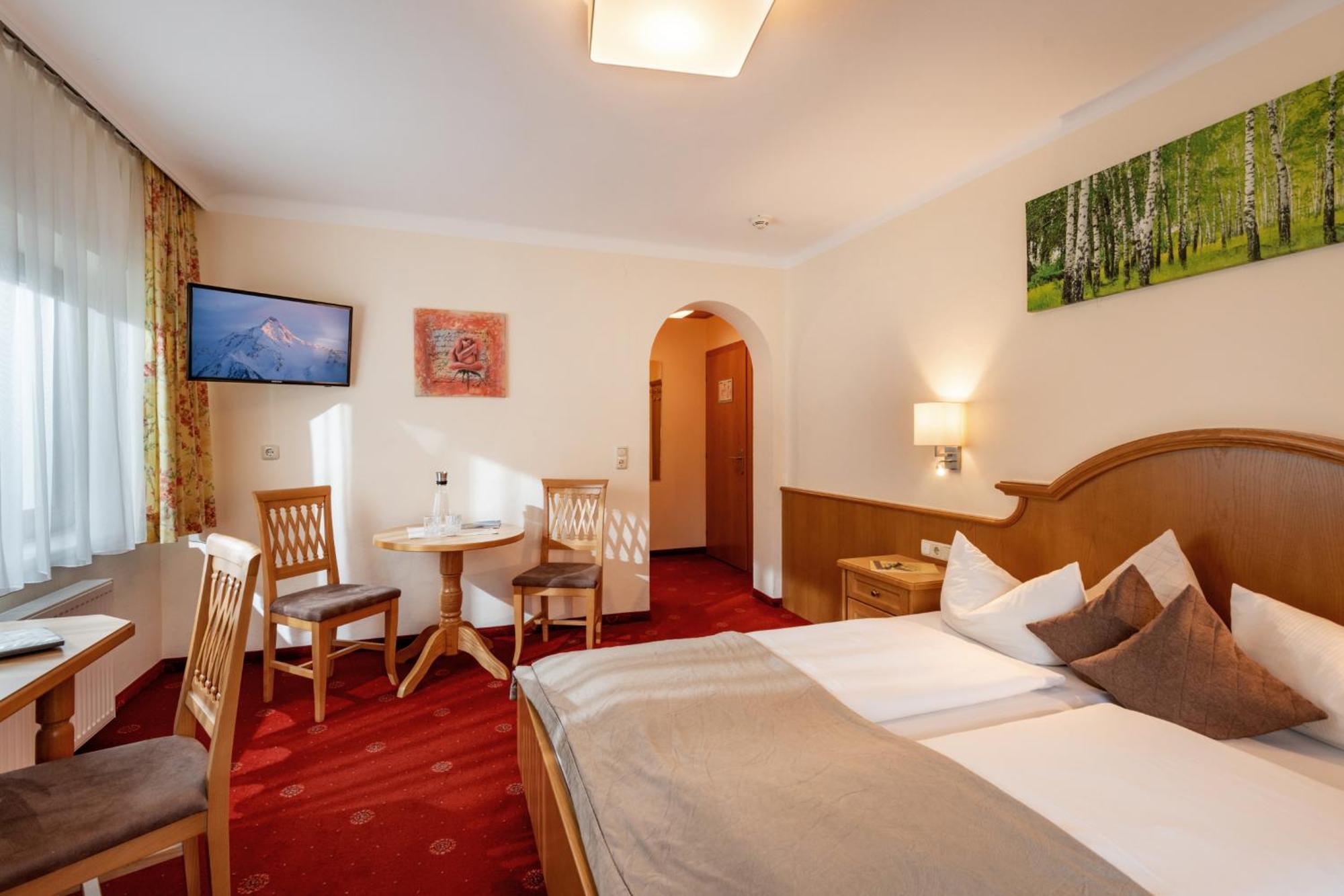 Hotel Garni Birkenhof Mayrhofen Bagian luar foto