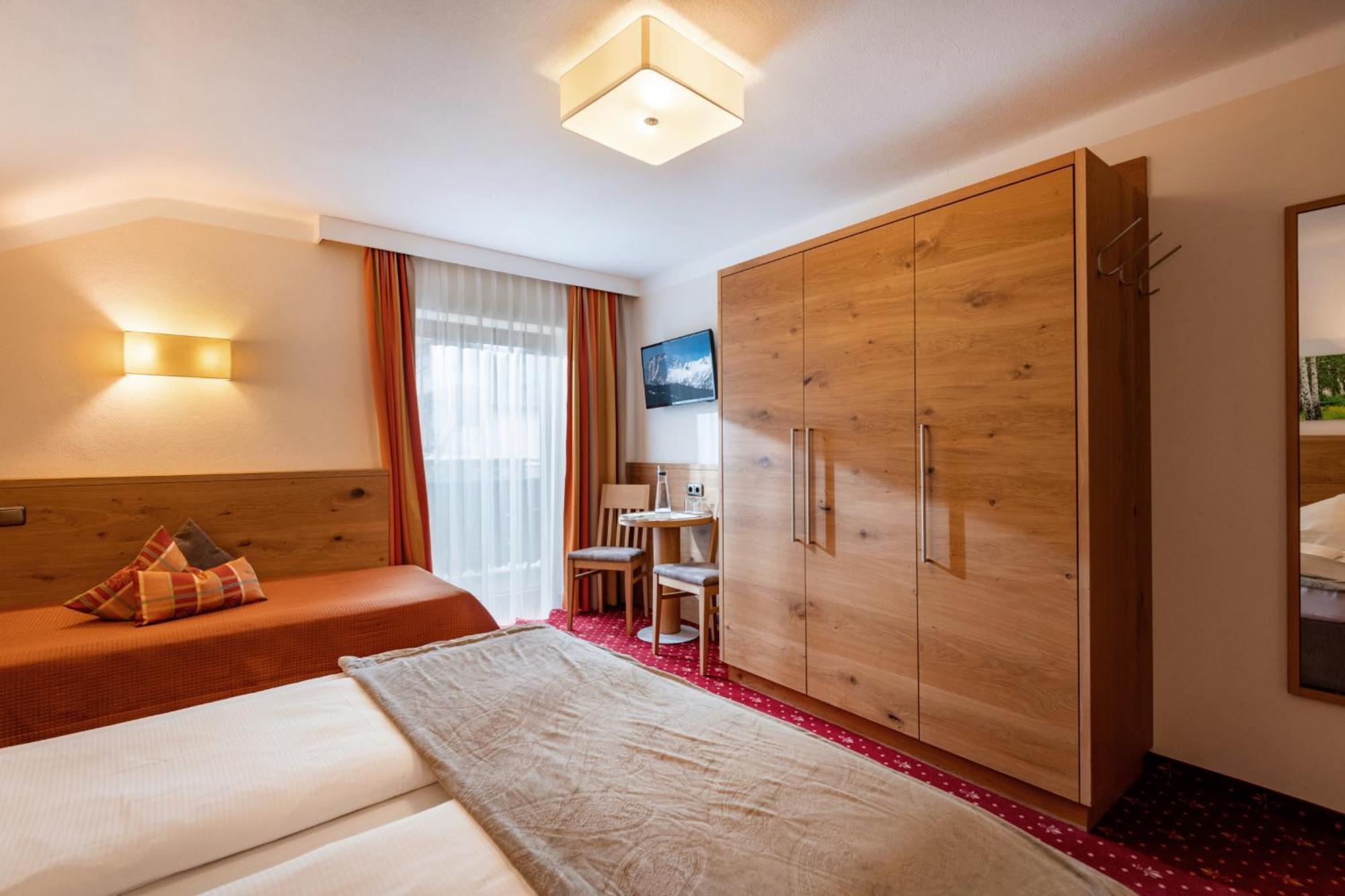 Hotel Garni Birkenhof Mayrhofen Bagian luar foto