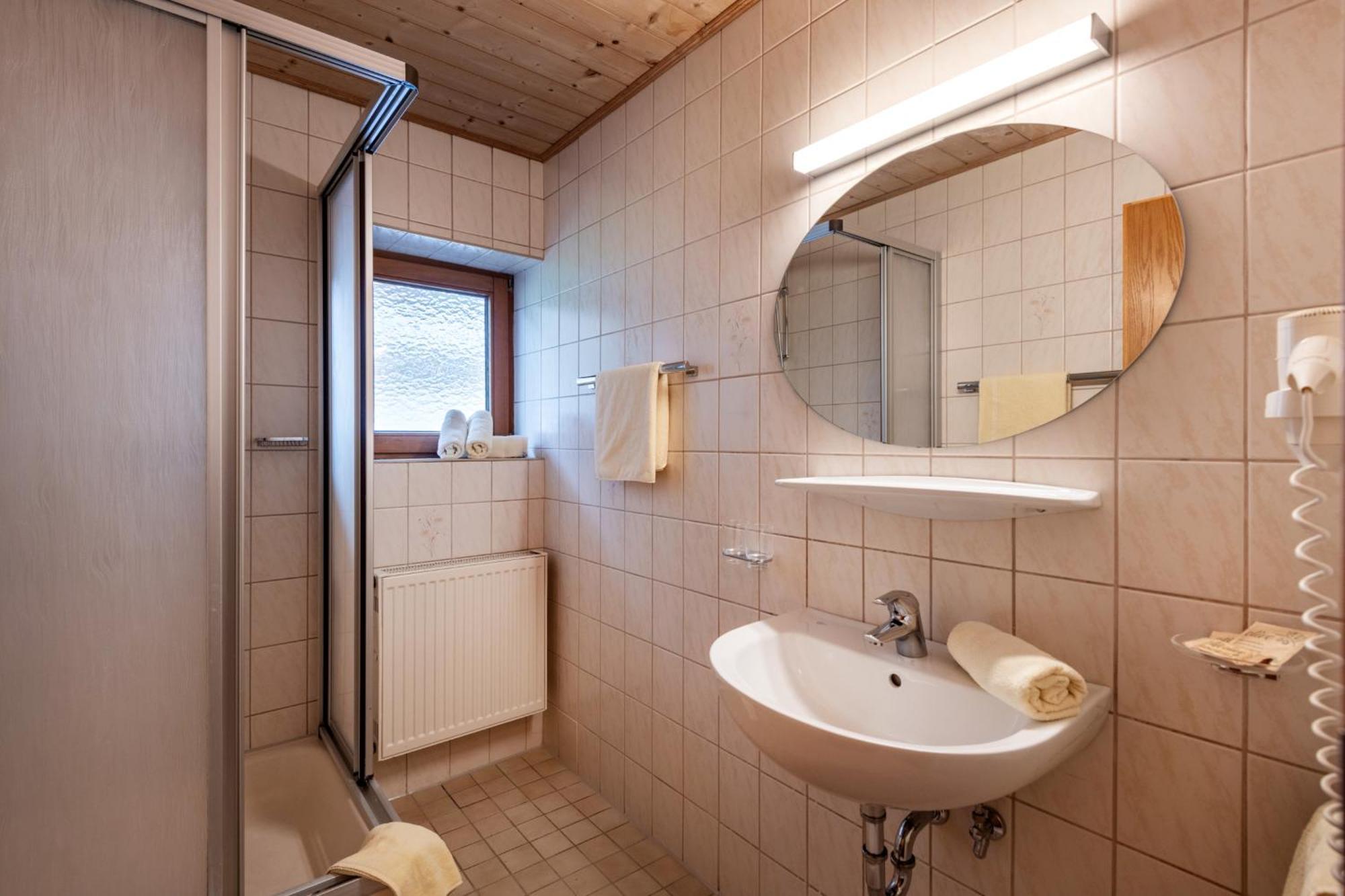 Hotel Garni Birkenhof Mayrhofen Bagian luar foto