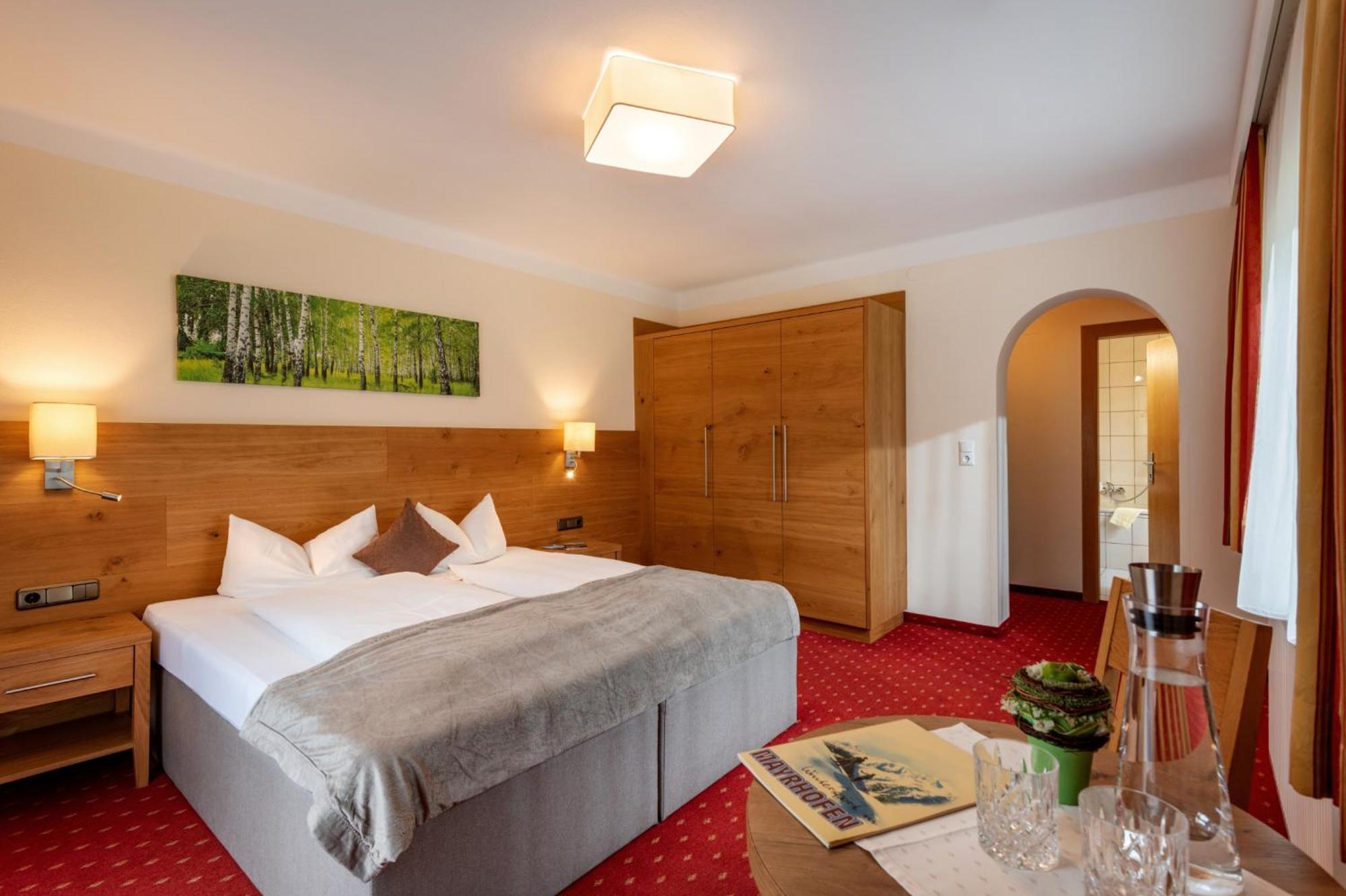 Hotel Garni Birkenhof Mayrhofen Bagian luar foto
