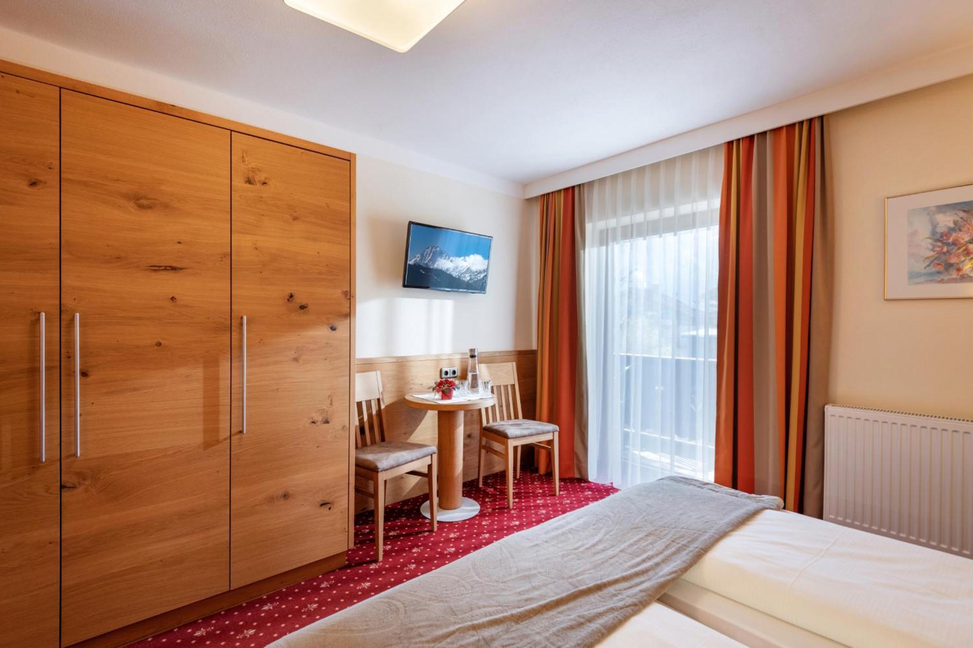 Hotel Garni Birkenhof Mayrhofen Bagian luar foto